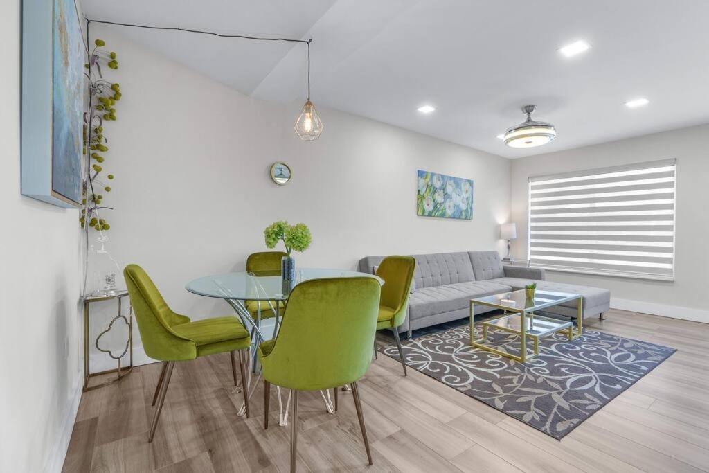 Apartamento Spacious Living W/ Heated Pool + Outdoor Patio